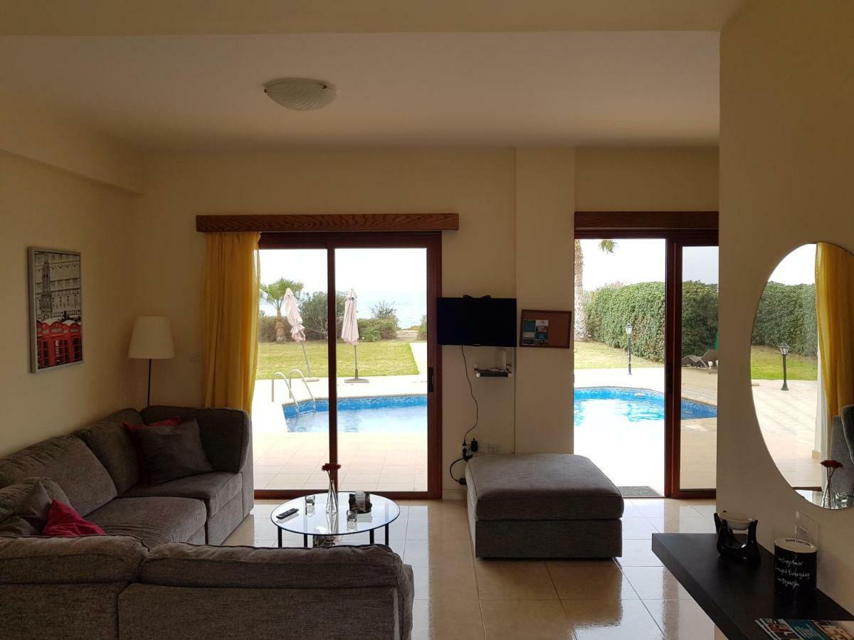 Olgas Villa Agia Marina  Экстерьер фото